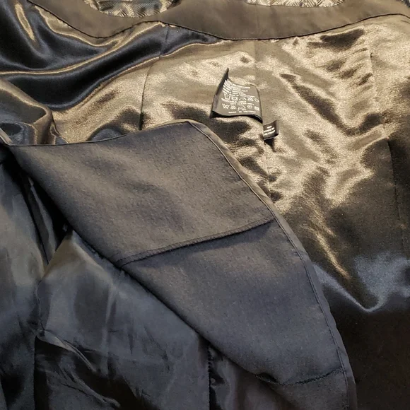 16P Fleet street black trench coat.  D34 - Picture 13 of 15